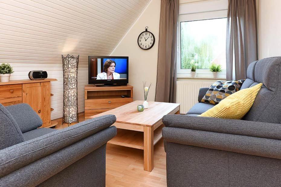 Ferienwohnungen Haus Gezeiten Neuharlingersiel Buitenkant foto
